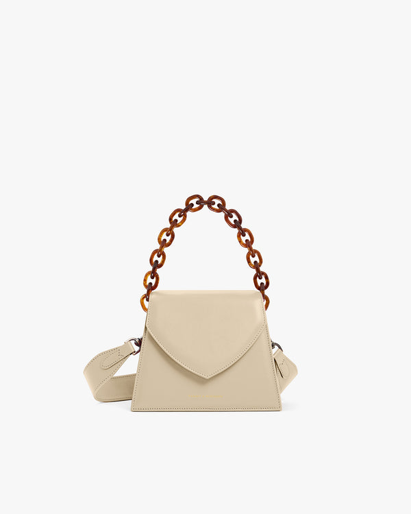 Sac GABRIELLE Beige, vue de face, rabat pointu, anse chaîne et bandoulière cuir amovible