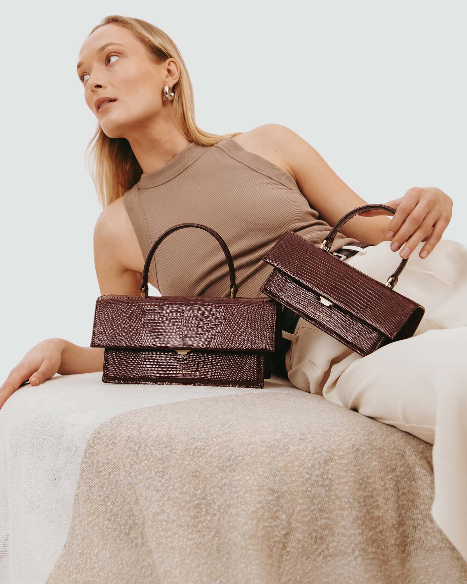 THEA MINI - Bordeaux - Embossé Lézard