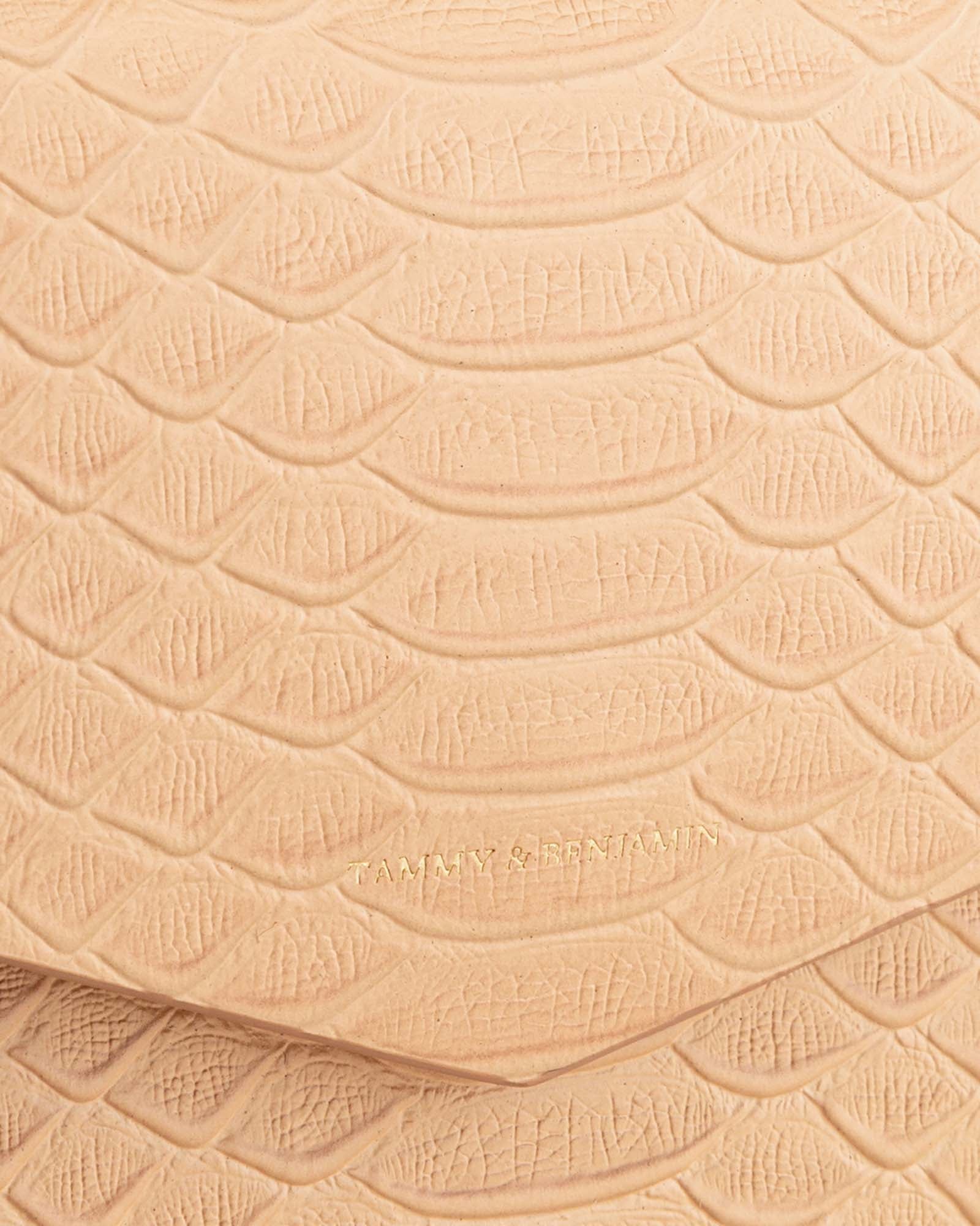 INES l Pêche - Embossé Python